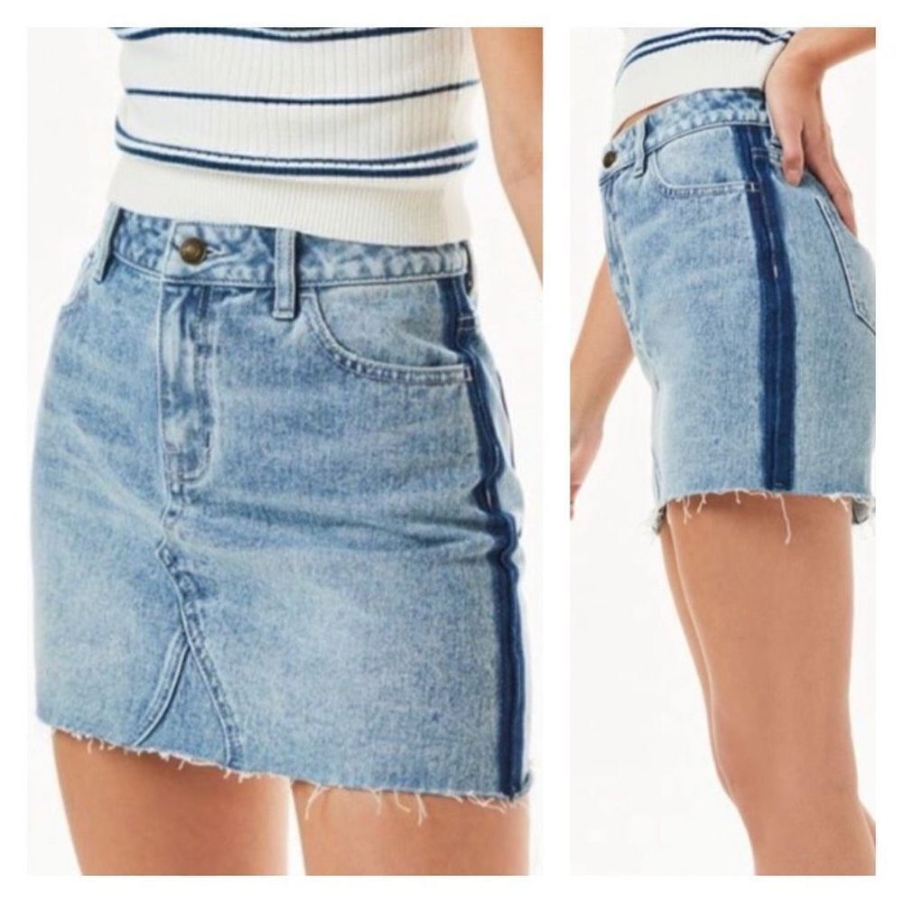 Pacsun denim blue deconstructed mini skirt size 26”‎ Size 2 festival concert